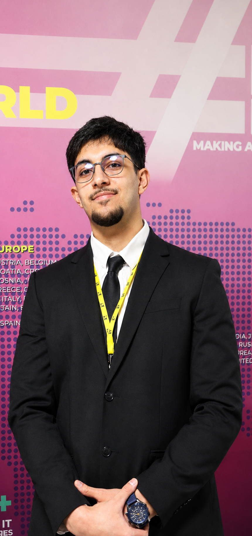 Samuel, fondateur de NETORIA, en tenue professionnelle